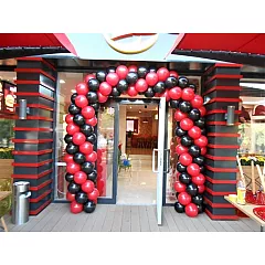 Арка из воздушных шаров "Black Red"